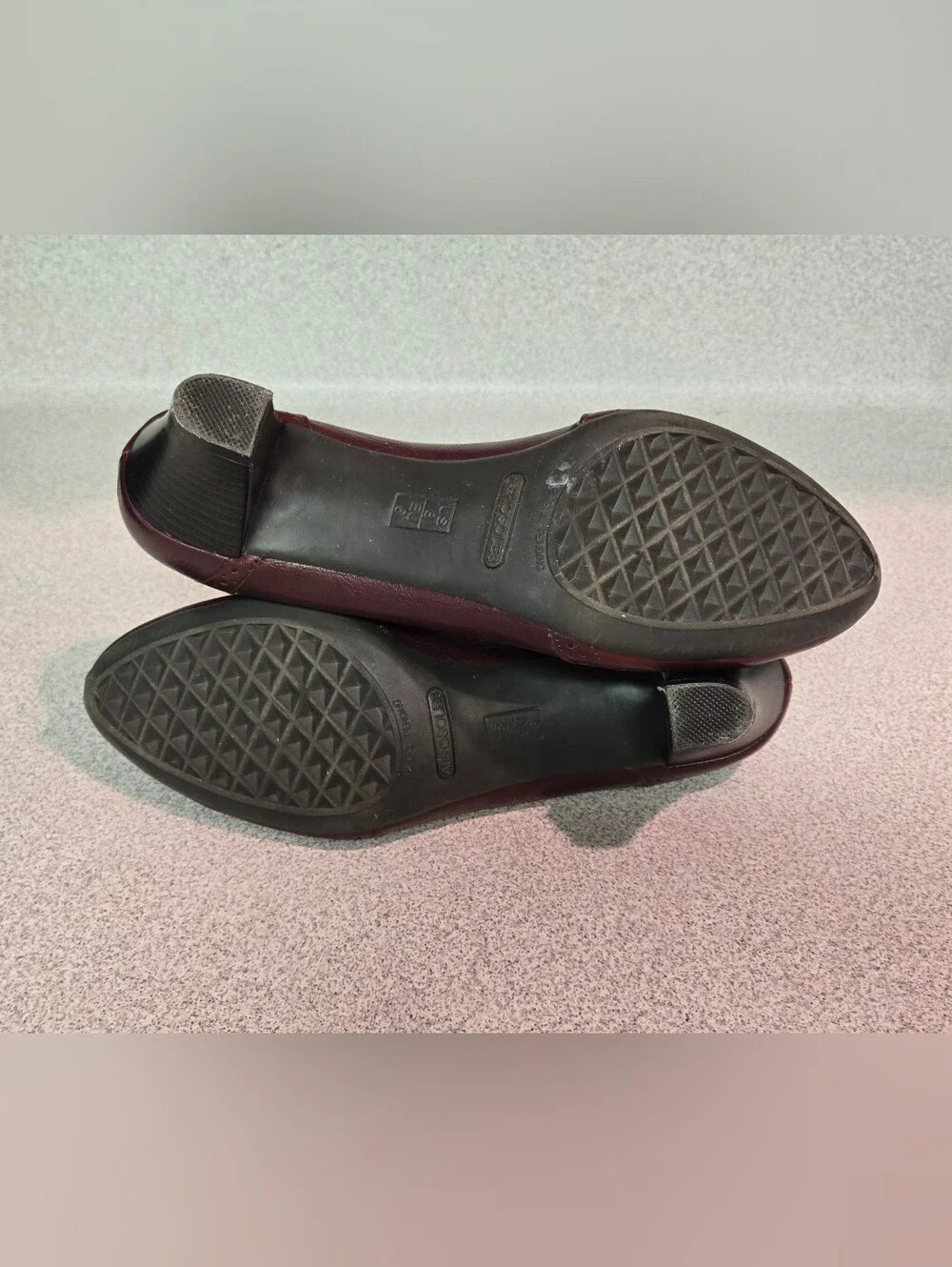 Aerosoles Heelrest Mid Heel Pumps in Burgundy, Size 8